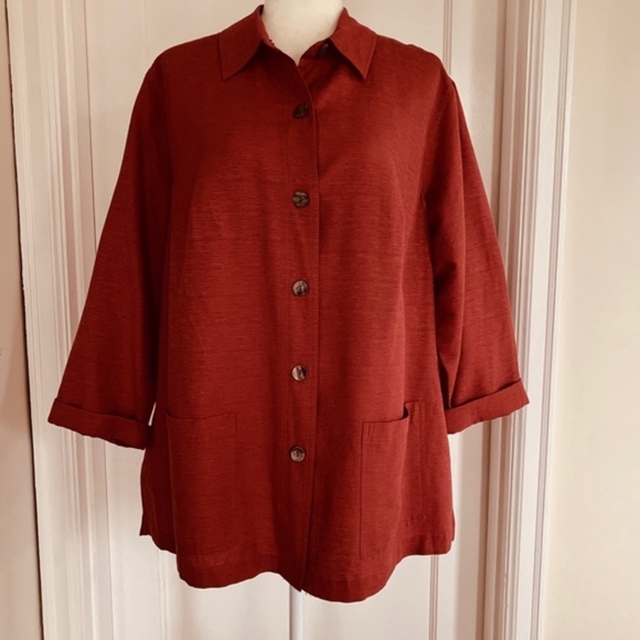 Robbie Bee Silk Button Down Blouse with Pockets - Picture 6 of 8